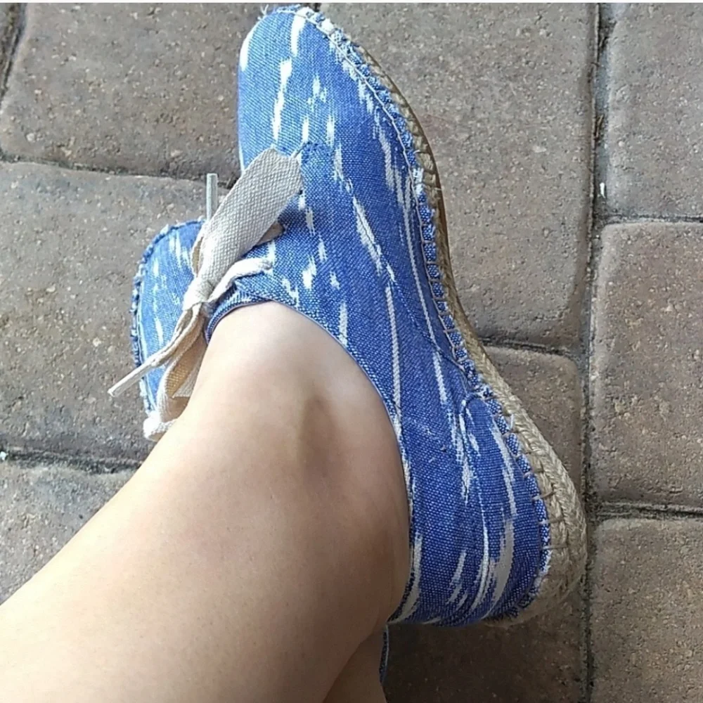 Canvas Shoes 8/10